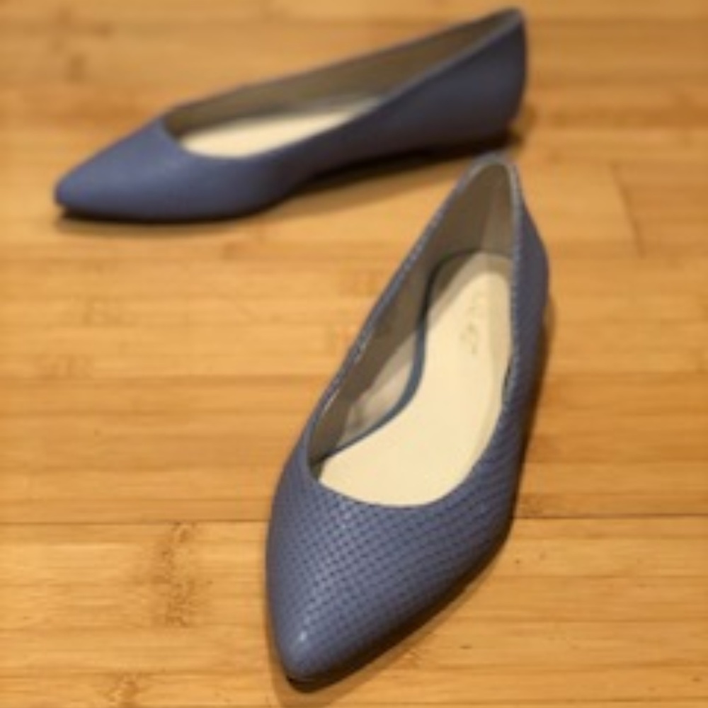 Nine West Scale Flats